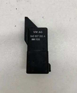 Glow plug pre-heat relay