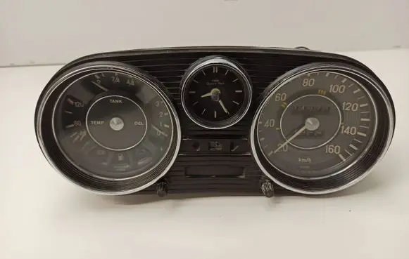 Mercedes-Benz COMPAKT W115 Speedometer (instrument cluster)