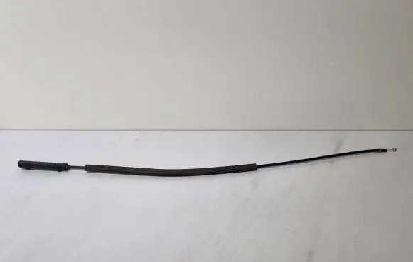 Audi A3 S3 8P Engine bonnet/hood lock release cable 8P0823535C