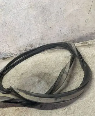 Volkswagen Taigo Trunk rubber seal (body) 