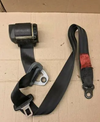 Volkswagen Jetta II Front seatbelt 193857705A