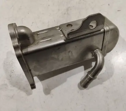 Peugeot 5008 EGR valve cooler V29004027 MM11BL XS2005