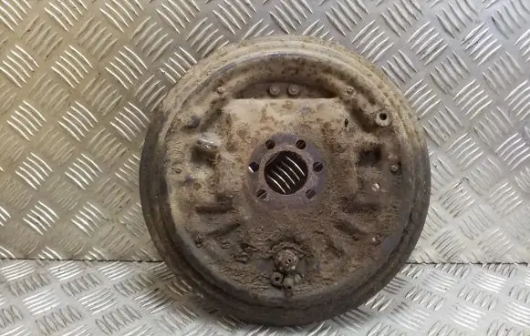 Volkswagen PASSAT B4 Rear brake disc plate dust cover 