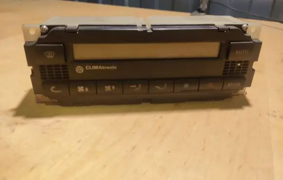 Volkswagen PASSAT B5 Climate control unit 5HB00761703