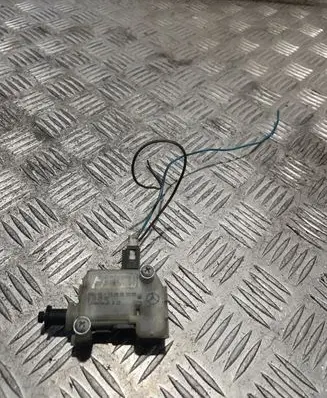 Mercedes-Benz E W211 Central locking motor A322902