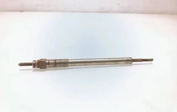 Toyota Corolla Verso AR10 Glow plug 1985026022