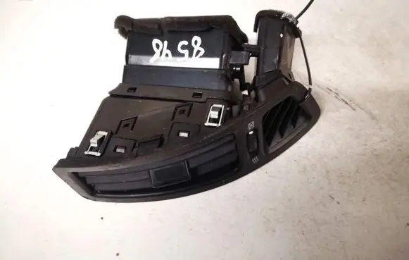 KIA Ceed Dash center air vent grill 97490-1h000