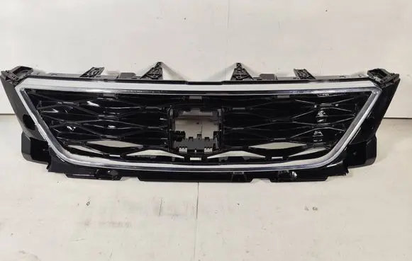 Seat Ateca Front bumper upper radiator grill 575853654D