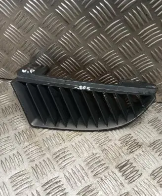 Mitsubishi Colt Front bumper upper radiator grill