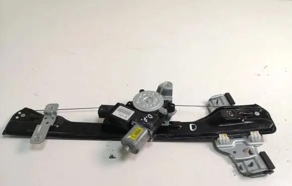 Chevrolet Trax Front door window regulator with motor 98810SUV20
