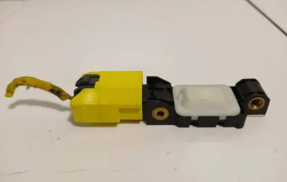 Volkswagen Phaeton Airbag deployment crash/impact sensor 8E0959643D