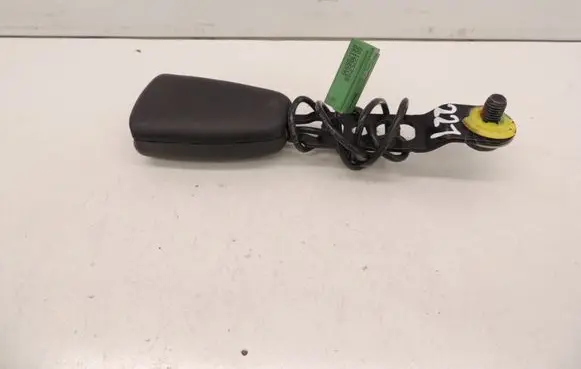 Volvo S60 Front seatbelt buckle D221