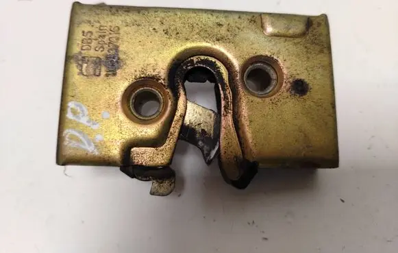Seat Toledo I (1L) Front door lock 1L0837016