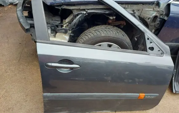 Renault Laguna II Front door