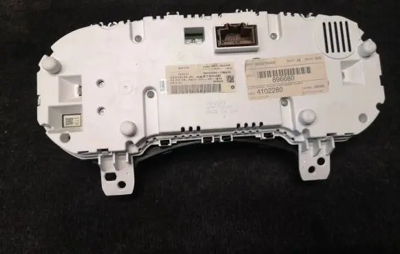 Dodge Durango Speedometer (instrument cluster) 68302780AE 4102280 896680