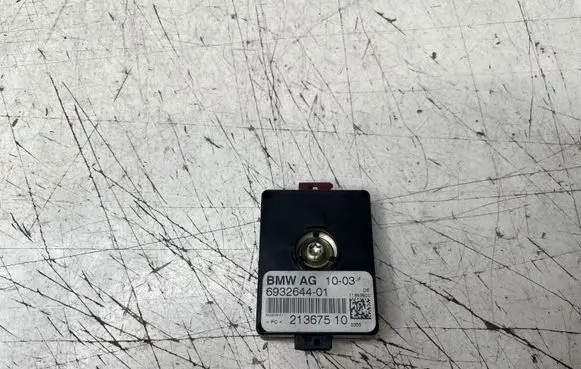 BMW 5 E60 E61 Aerial antenna amplifier 6932644 21367510