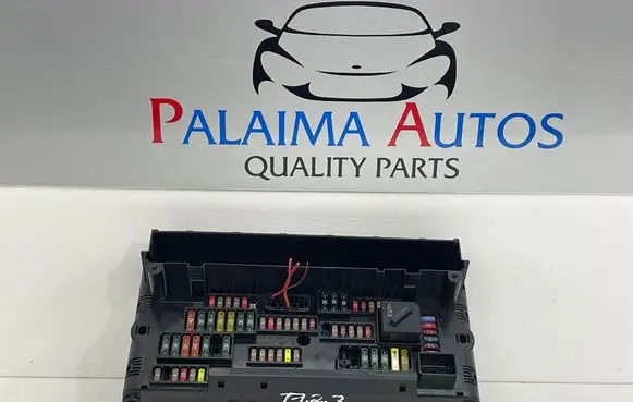 BMW 5 F10 F11 Fuse module 9210861