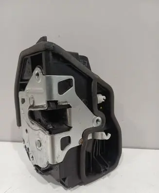 BMW 1 F20 F21 Front door lock 7202149