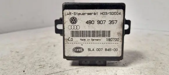 Audi A4 S4 B5 8D Light module LCM 4b0907357