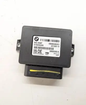 BMW 5 F10 F11 Hand brake control module 6863800 23122010 32620300A
