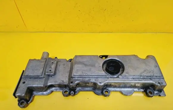 Opel Vectra C Rocker cam cover 13101754