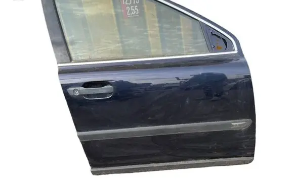 Volvo XC70 Front door