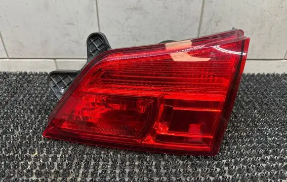 Tailgate rear/tail lights