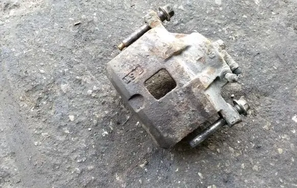 Mitsubishi Galant Front brake caliper