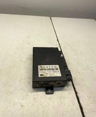 Mercedes-Benz C W203 Tow bar relay 0295456732 5DS00810200