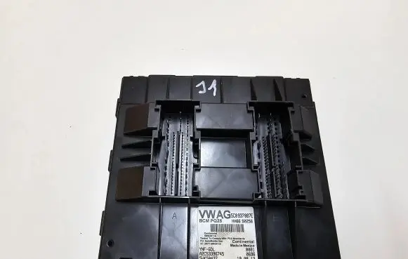 Volkswagen Jetta VI BSM Control unit 5C0937087E A2C53396745