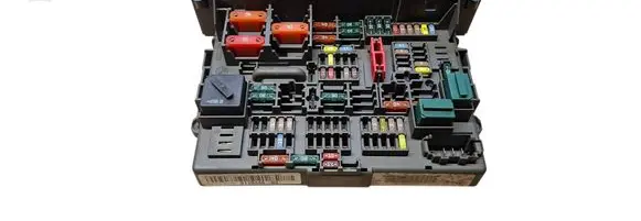 BMW 3 E90 E91 Fuse module 9119446