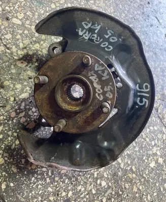 Toyota Corolla E120 E130 Front wheel hub