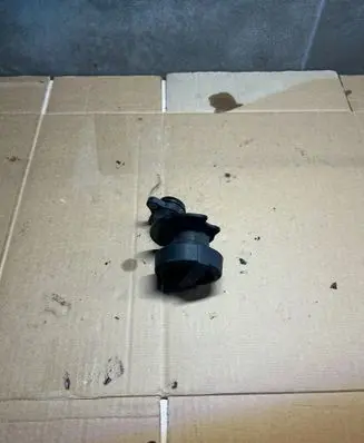 Volvo XC60 Oil filler cap 30777537