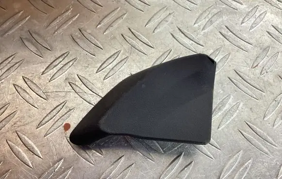 Lexus RX 450H Rear seat side bottom trim 62526740A0