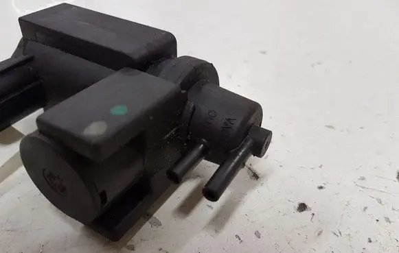 Toyota RAV 4 (XA30) Vacuum valve 258190R011
