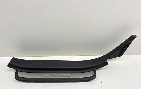 Toyota Avensis T250 Rear sill trim cover 6791805050