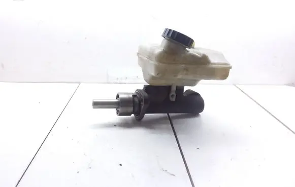 Mercedes-Benz Sprinter W901 W902 W903 W904 Master brake cylinder A0004316401 061M99