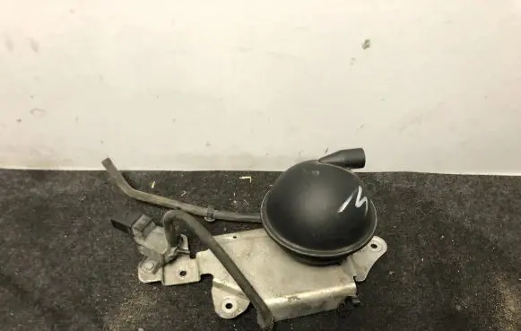 Volkswagen Touareg II Turbo solenoid valve 7P0199253