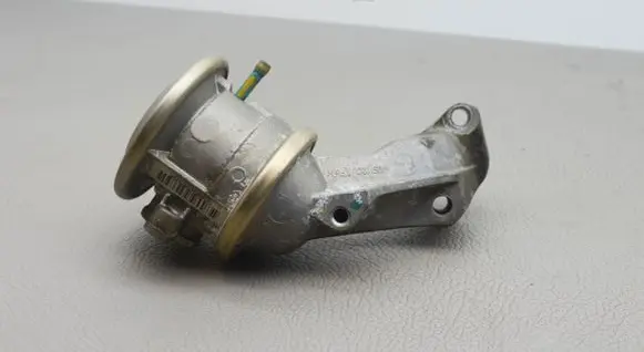 Audi A4 S4 B8 8K EGR valve 06E131102B