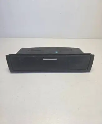 BMW X3 E83 Glove box 307180200