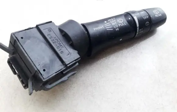 Mitsubishi Outlander Wiper control stalk 17D714 E532-016