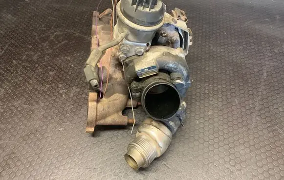 Volkswagen PASSAT B6 Turbo 03L253019T K050141057