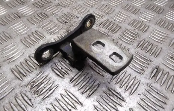 Opel Vectra C Front door lower hinge 