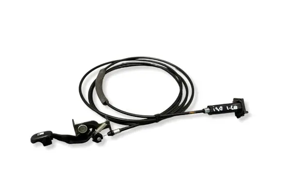 Hyundai i30 Fuel cap flap release cable 2L2001027