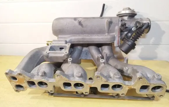 Mercedes-Benz C W202 Intake manifold A6110901737