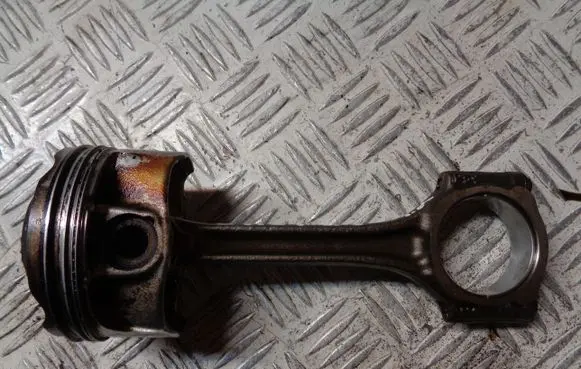 Citroen C4 Cactus Piston with connecting rod 9807260380