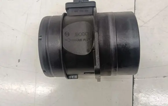 Audi TT TTS RS Mk3 8S Mass air flow meter 00C2G8010