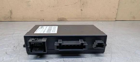 Mercedes-Benz E W211 Tow bar trailer control unit/module 0295456732 5DS00810200