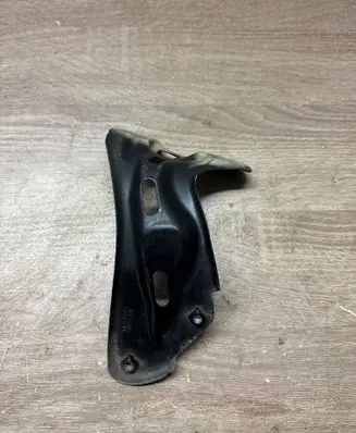 Volkswagen Golf V Fender mounting bracket 1K5821138