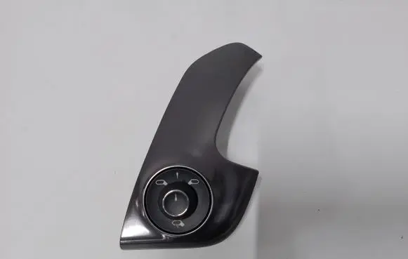 Wing mirror switch